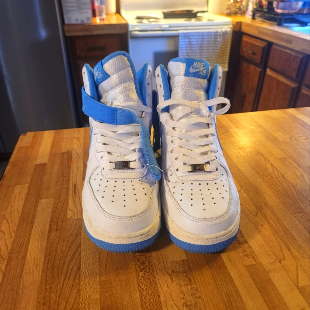 Hightop nike air force ones